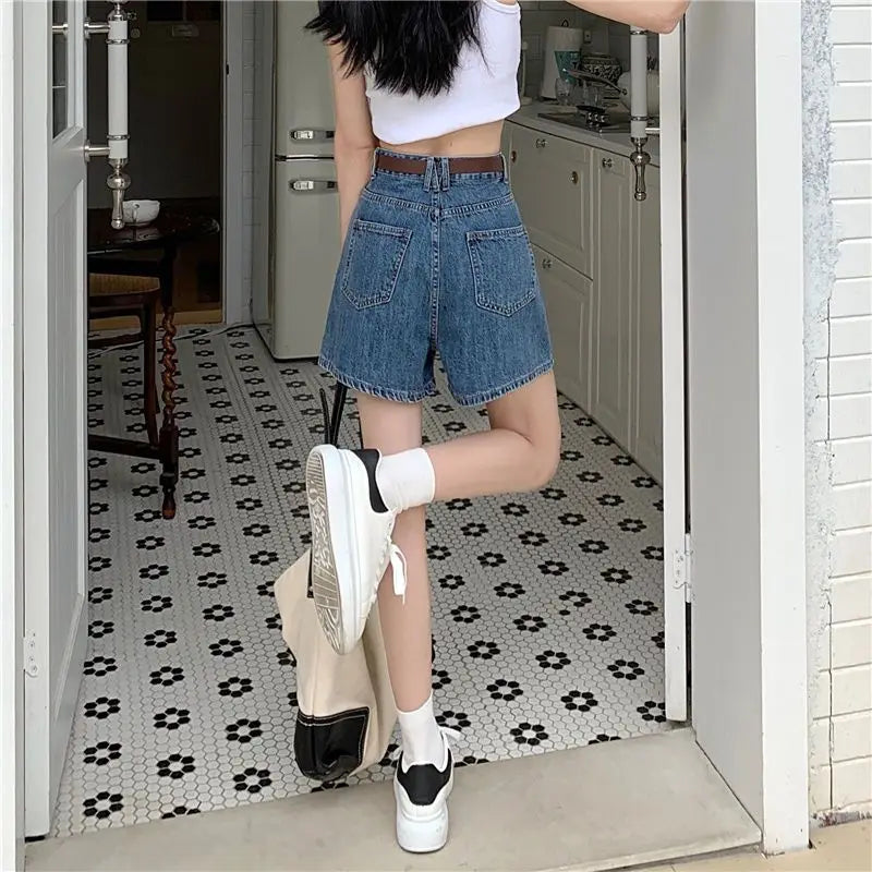 New Casual Blue Denim Shorts for Women Stylish Streetwear Loose Comfortable Short Jeans Classic Versatile Everyday Jean Shorts
