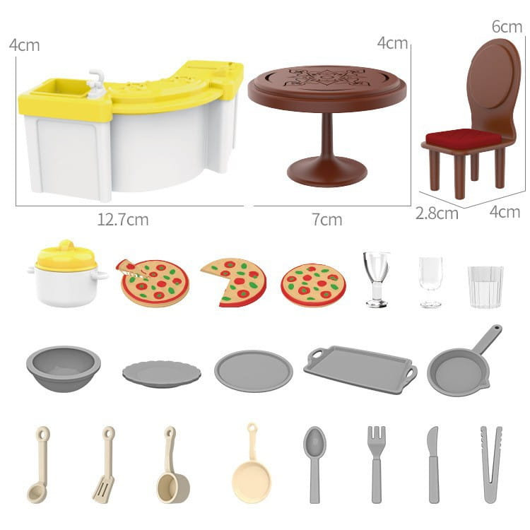 黄色と白のプラスチック製ミニチュアドールハウス用キッチンシンクで、蛇口付き（プレイセット玩具）。