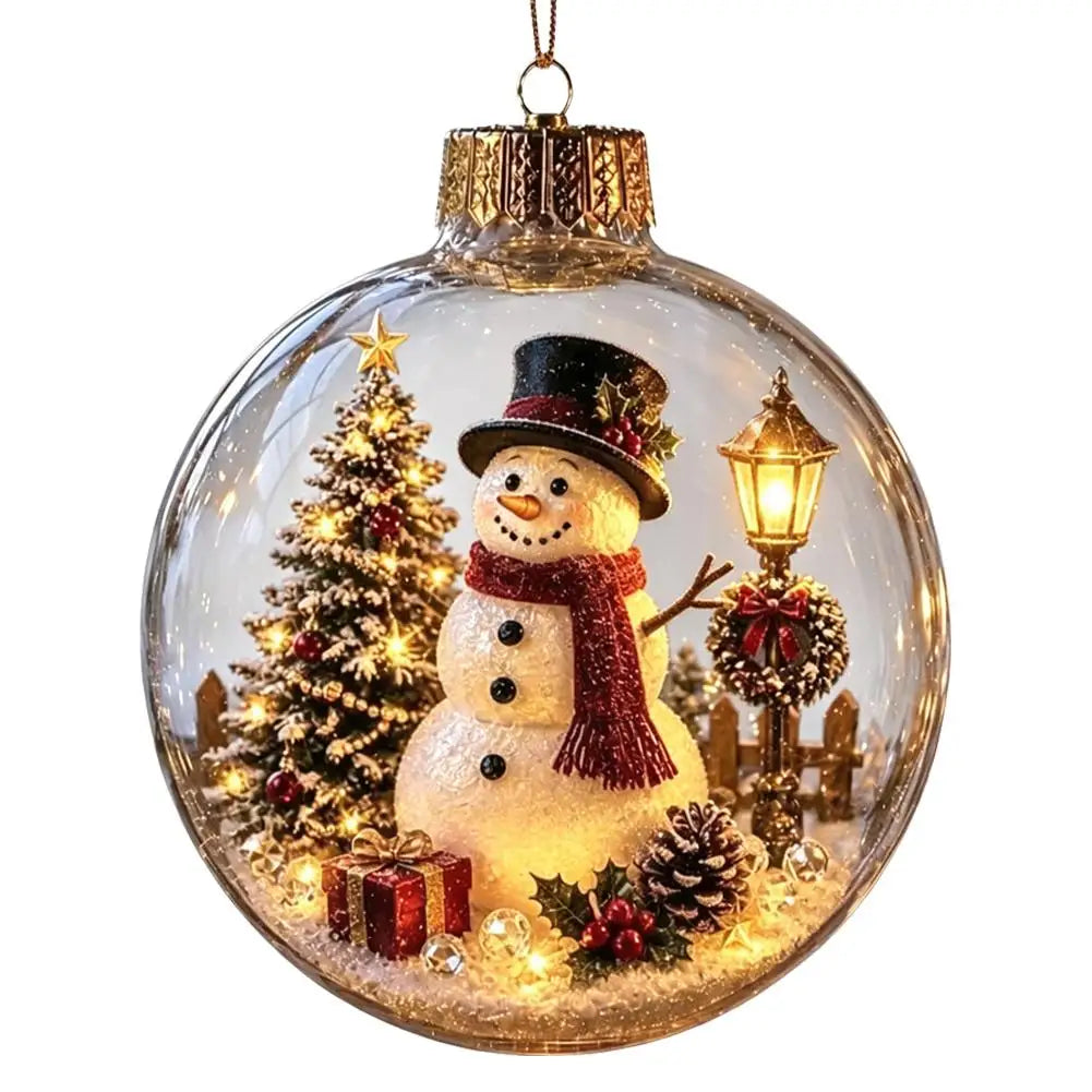 Eine leuchtende transparente Glas-Globus-Weihnachtszierkugel zeigt einen detaillierten Schneemann mit schwarzen Knöpfen und rotem Schal, der neben einem beleuchteten Baum und einer Laterne steht, gestaltet als unzerbrechliche Feiertagsdekoration.