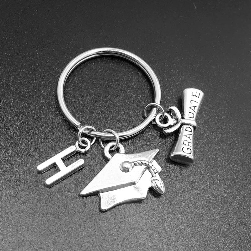 Graduation Season, Students Commemorate 26 English Letters, Bachelor Caps, Keychains