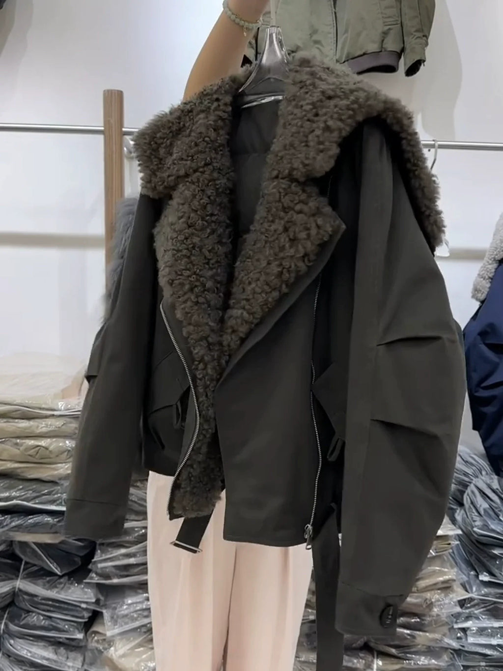 Winter Fashion Faux Fur Collar Padded Jacket Women Army Green Oversized Warm Thick Coat Drawstring Waist Streetwear Chic Tops
