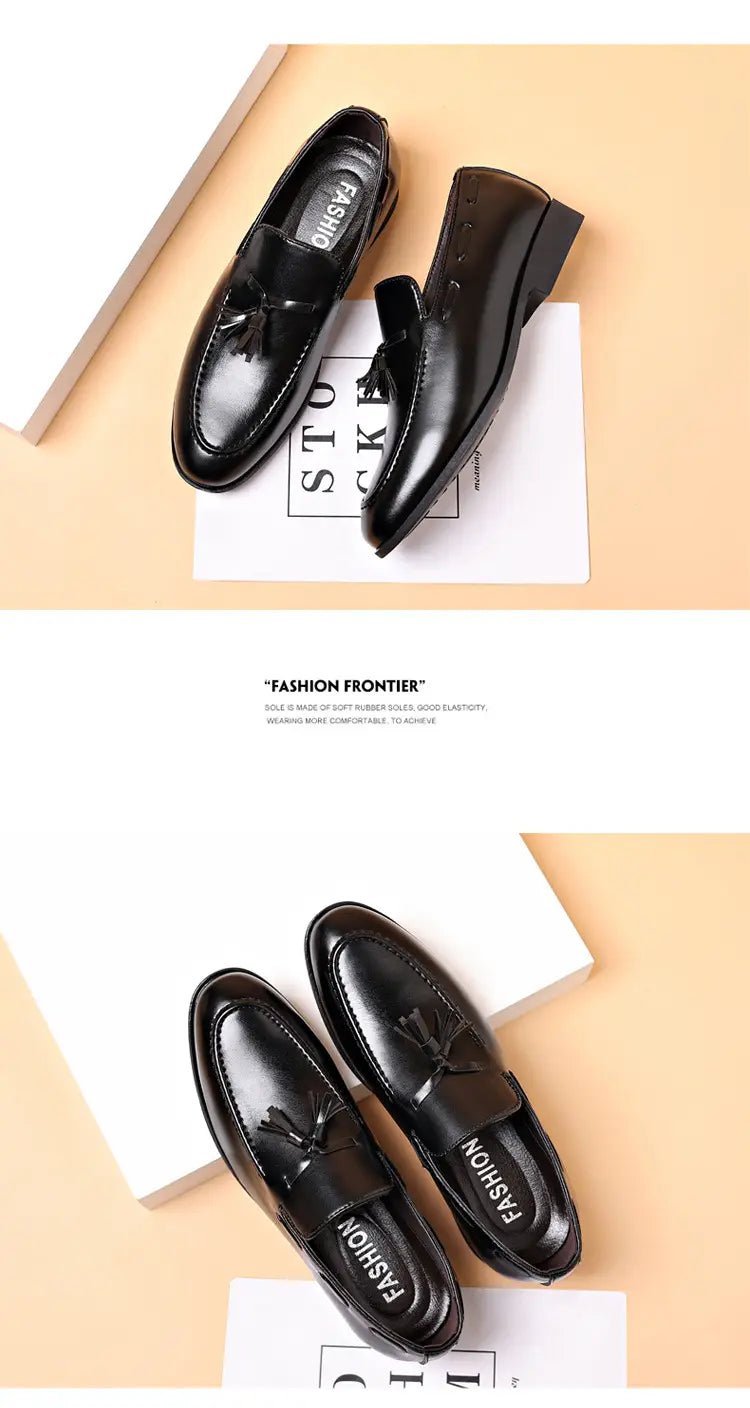 mocassins en cuir noir pour homme à pampilles, à enfiler, avec inscription en relief de style et de mode sur la semelle intérieure, pour une tenue professionnelle
