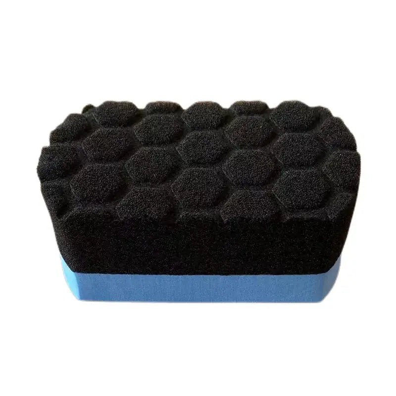 Almohadilla de acabado de esponja para lavado de autos de doble cara con esponja negra con patrón hexagonal y base azul.