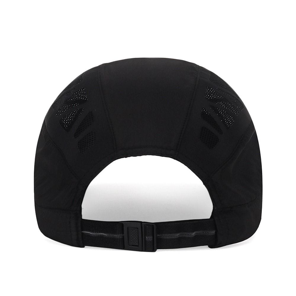 Gorra de béisbol de malla negra con correa y hebilla ajustables, mostrada desde la parte posterior, diseñada como gorra transpirable para conducir en verano y para golf.