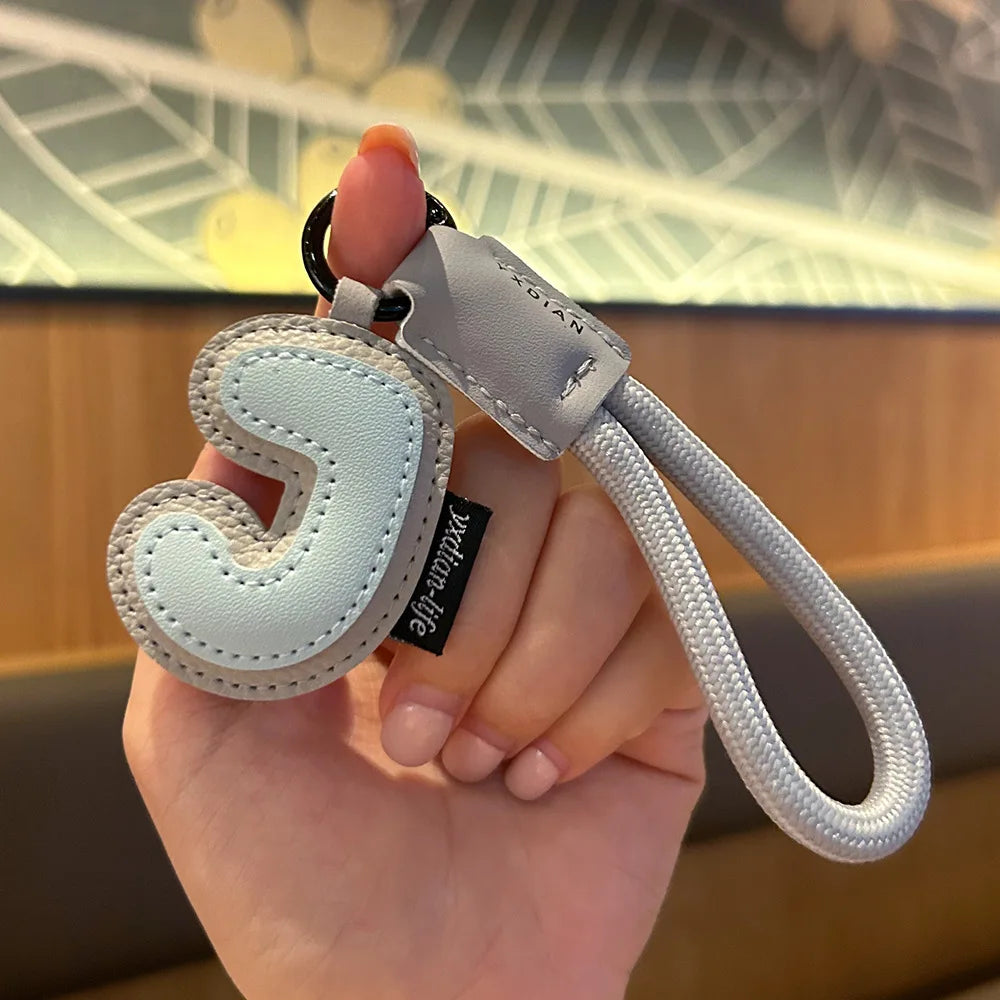 A To Z Leather Initials Keychain Braied Wristband Pendant Keyring for Women Men Car Bag Charms Camera Phone Case Accessories