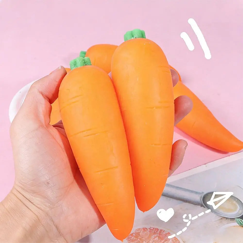 Juguetes antiestrés esponjosos en forma de zanahoria de elevación lenta hechos de silicona suave color naranja con tapas verdes, diseñados para aliviar el estrés.
