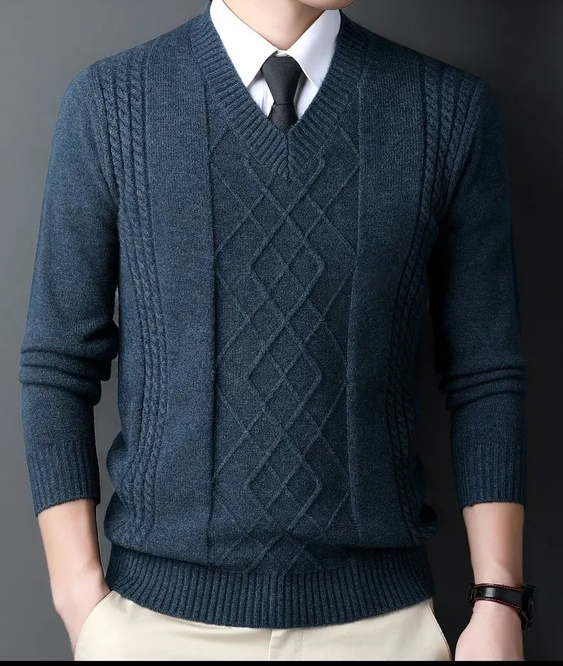 Dunkelblauer Zopfstrick-V-Ausschnittpullover mit diamantanmusternder Vorderseite und gerippten Bündchen für Herren, Casual-Winterpullover.