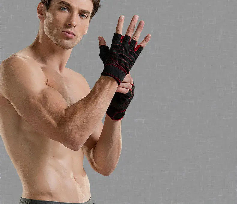 Gewichthebergunschuh-Handschuhe für Fitness und Training, von der Rückseite gezeigt, mit schwarzem und rotem fingerlosem Design und verstärktem, gepolstertem Material zum Schutz der Hand.