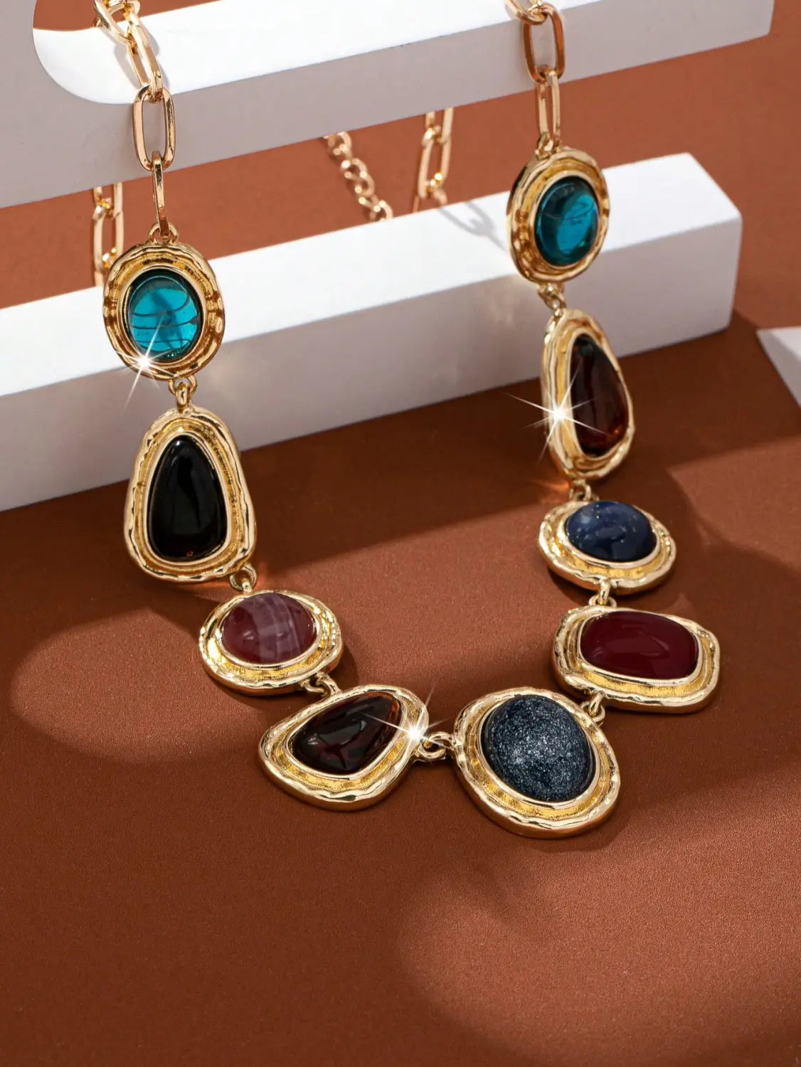 A Light Luxury, High-Design, Fashionable, Sexy, Casual, and Versatile Women's Pendant Necklace