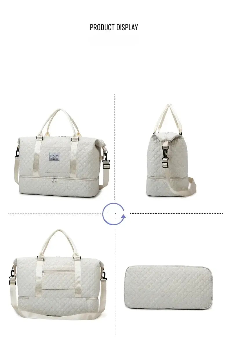 Bolsa de viaje tipo duffel acolchada gris claro, con correa ajustable para el hombro y asas superiores, diseñada como un tote weekender grande.