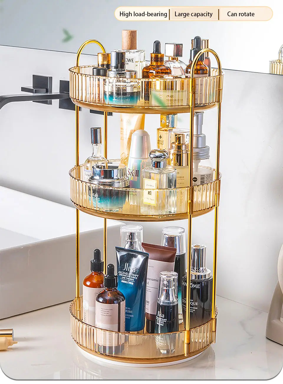 Dreistufiger, goldfarbener Dreh-Badezimmerorganizer mit klaren Glasscheiben und gerippten Kanten, ausgestattet mit einer robusten Metallstange für eine große Aufbewahrung.