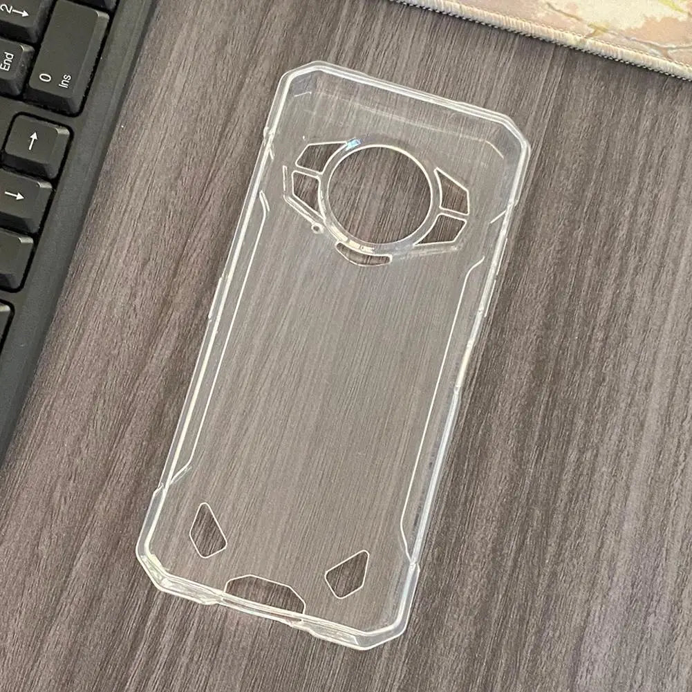 Funda para teléfono Doogee S200 5G negra resistente, transparente y clara, con diseño angular resistente y recortes precisos para la lente de la cámara, mostrada desde la parte posterior.