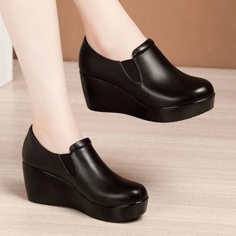 Women's Wedge Heel Leather Shoes Autumn Simple and Casual Work Shoes Black Round Toe Mid Heel Non-slip Sole Platform Mom Shoes