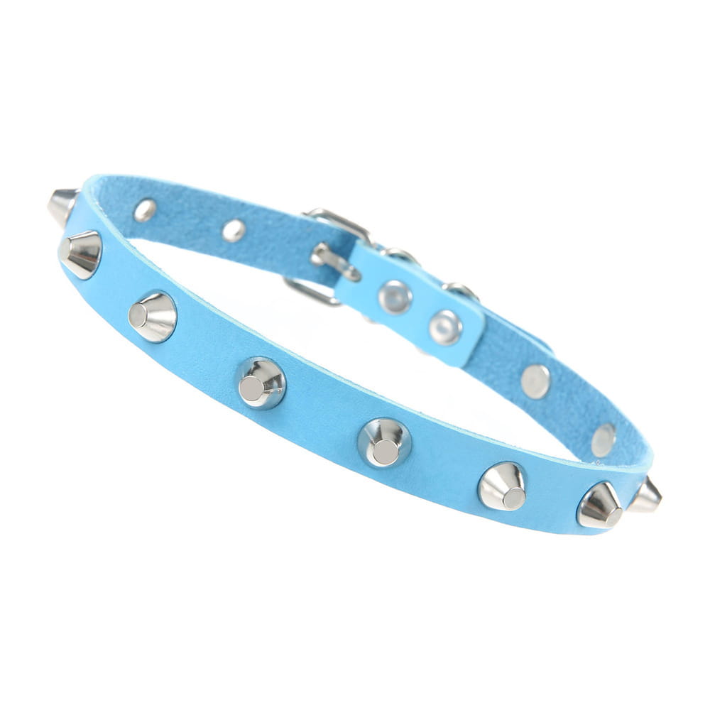 ras-cou en cuir bleu clair à pointes style punk, col orné de pointes métalliques à tons argentés et d'une boucle assortie, idéal pour la soirée, les fêtes et la mode gothique