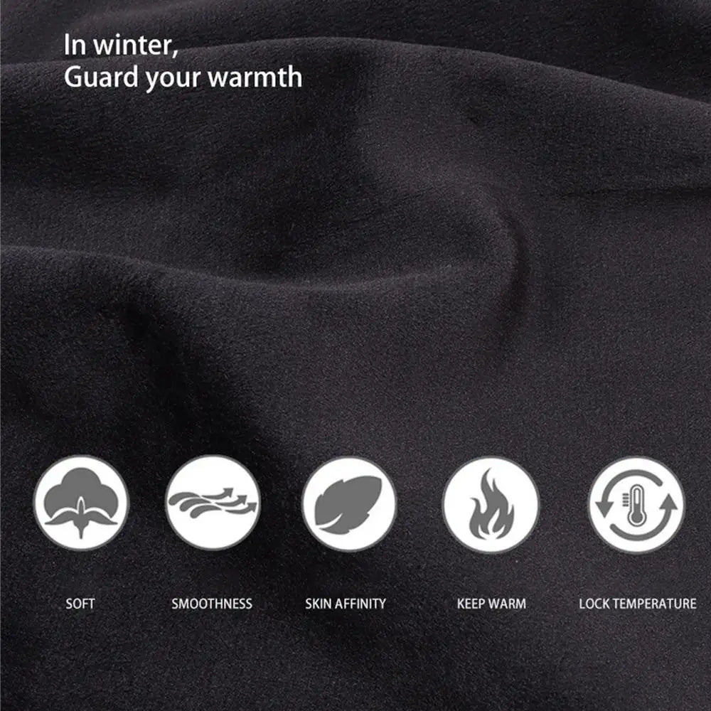 Gants d’hiver chauffants USB pour femmes : tissu en polaire noire, surface douce et lisse et propriétés respectueuses de la peau, présentés de l’arrière, conçus pour vous garder au chaud avec un écran tactile étanche