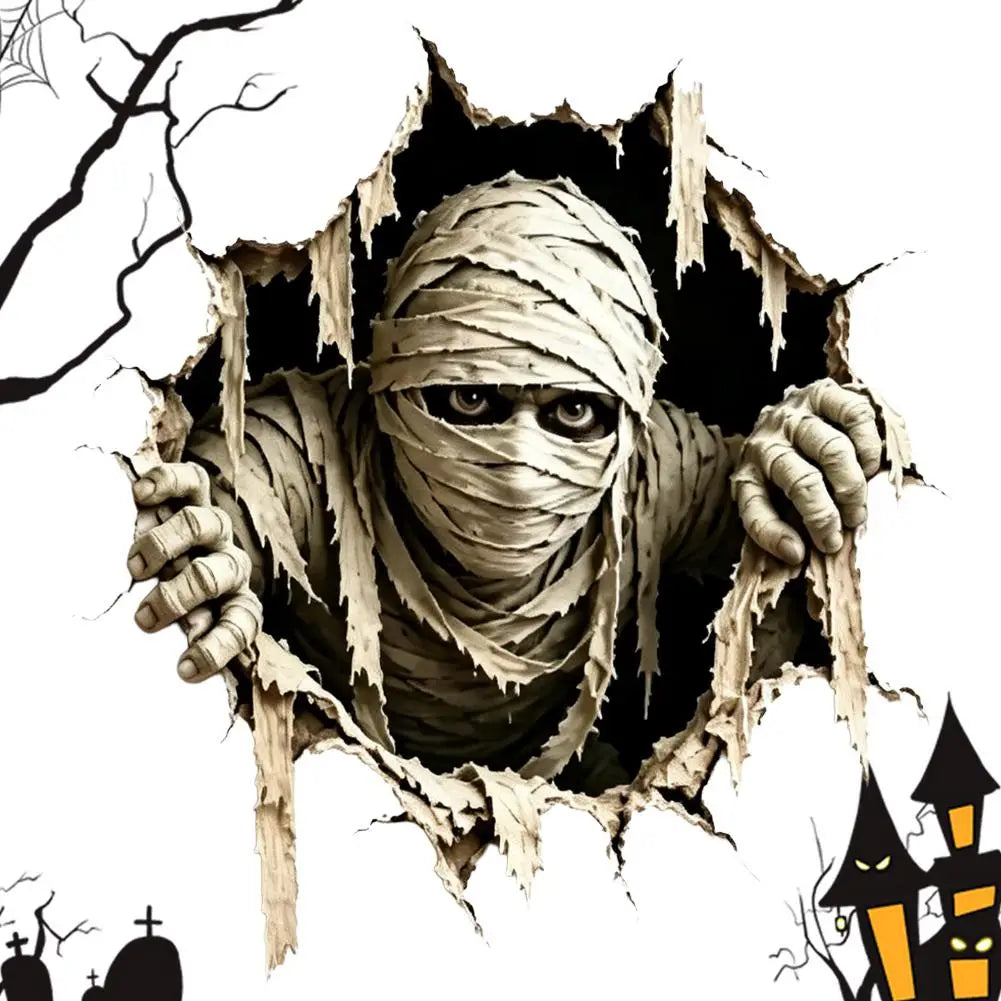 Déco murale effrayante en autocollant mural 3D pour Halloween en papier : une momie beige, avec des bandages détaillés et des yeux foncés, observe à travers un trou déchiré dans le mur, avec des éléments sur le thème d’Halloween.