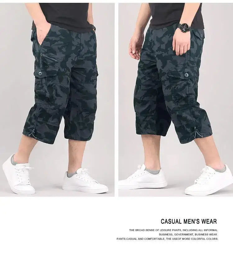 Bermudas cargo pour hommes, décontractés pour l’été, à poches multiples, en coton, en camouflage vert foncé, avec plusieurs poches et des poignets retroussés.