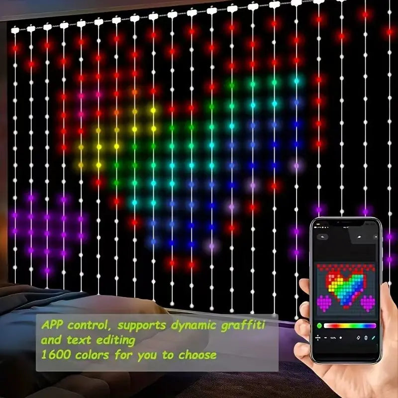 Smartes LED-Vorhanglicht RGB, per App gesteuert, für DIY-Weihnachtsdekoration; mit einem regenbogenfarbenen LED-Lichtvorhang mit weißen Perlen und einem Smartphone, das die App-Steueroberfläche anzeigt; konform mit den EMV-, ROHS- und CE-Standards