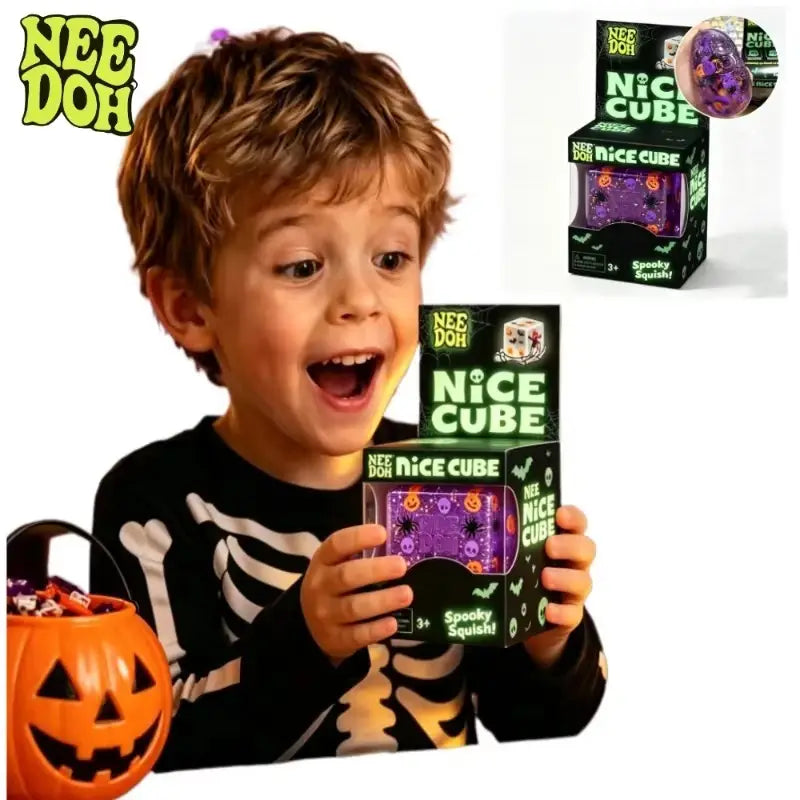 cube violet needoh tout doux d’agitation sensorielle, jouet d’agitation sensorielle en forme de cube, avec une texture translucide et souple ainsi que des motifs à thème halloween pour le jeu sensoriel et l’apaisement du stress