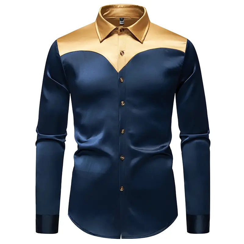 Ein elegantes navyblaues und goldfarbenes Satin-Knopfhemd für Herren mit goldfarbenem Besatz, mit kontrastierendem Color-Block-Design.