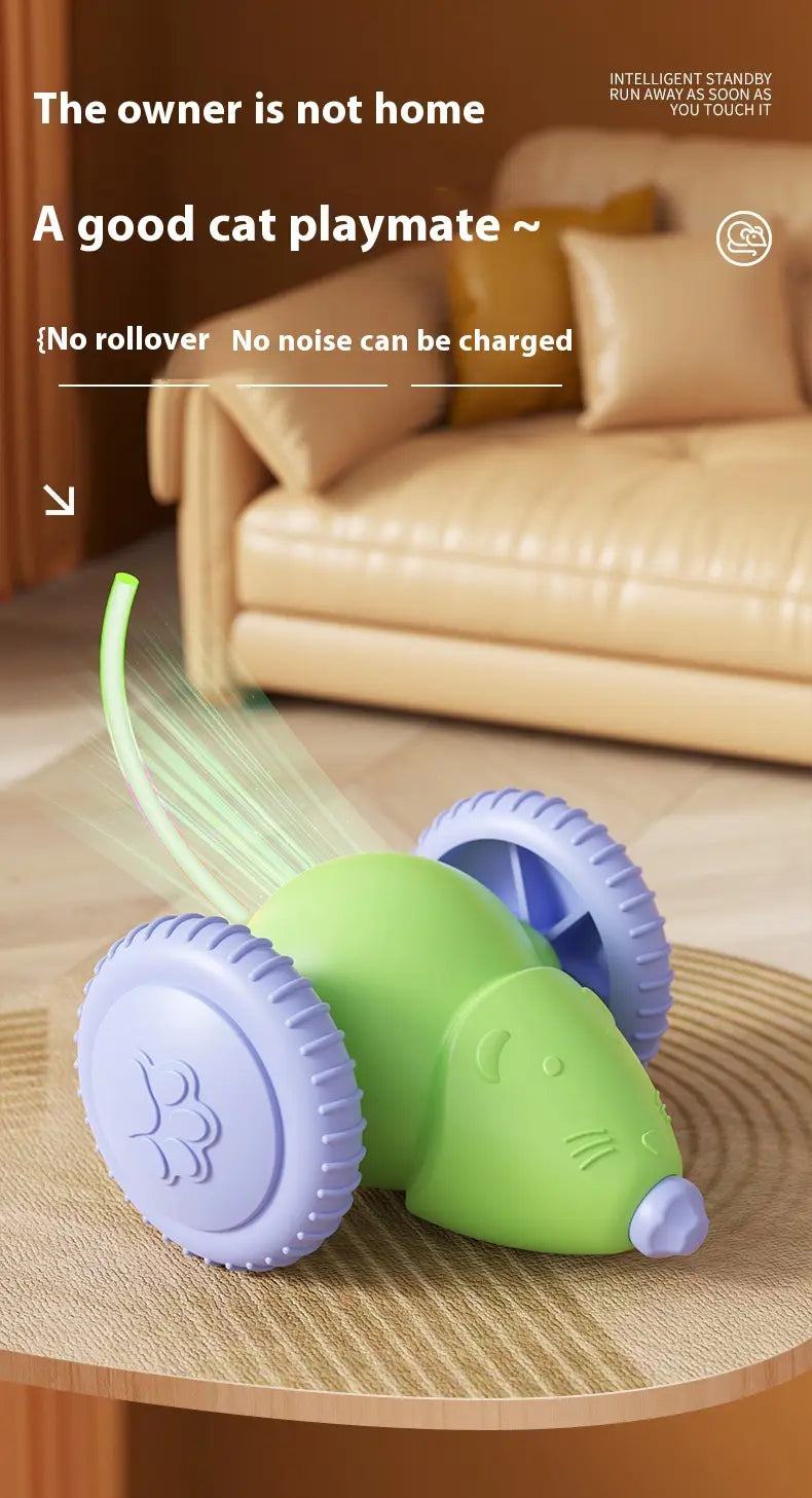 ホイール付きの緑と紫のプラスチックで作られた、猫用の充電式電動マウストイであり、ペットの娯楽のためのインタラクティブな動物玩具のタイプとして設計されています。