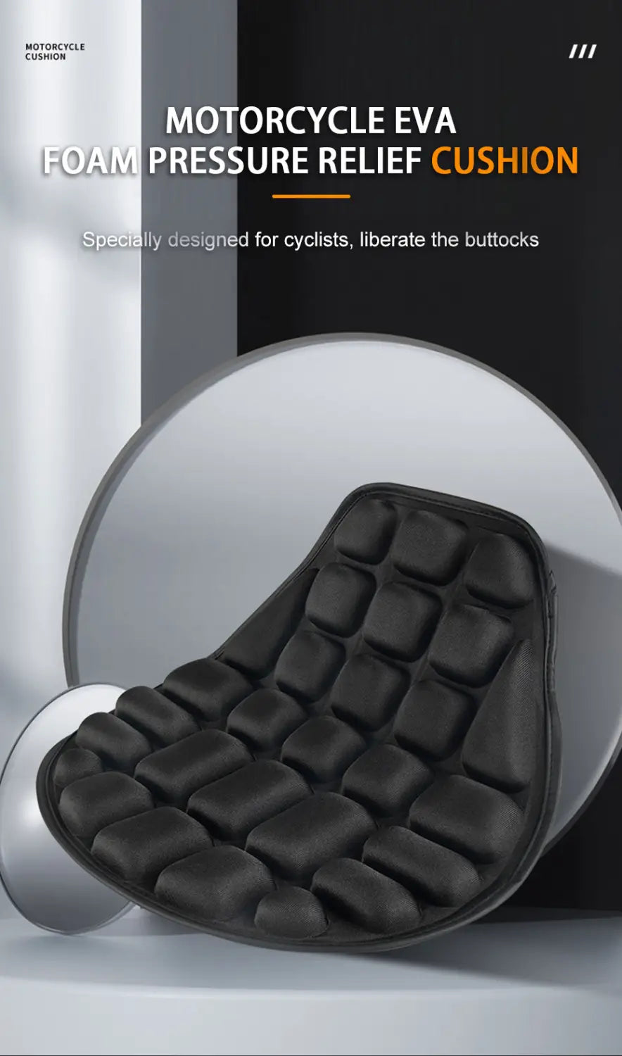 Cojín de liberación de presión para motocicleta de espuma EVA negra, con una cuadrícula de secciones acolchadas elevadas para mayor comodidad en una almohadilla de aire 3D transpirable de EVA.