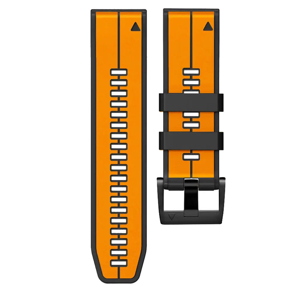 Garmin Fenix Silikonarmband in leuchtendem Orange und Schwarz mit strapazierfähigem, strukturiertem Design und weißen rechteckigen Markierungen.