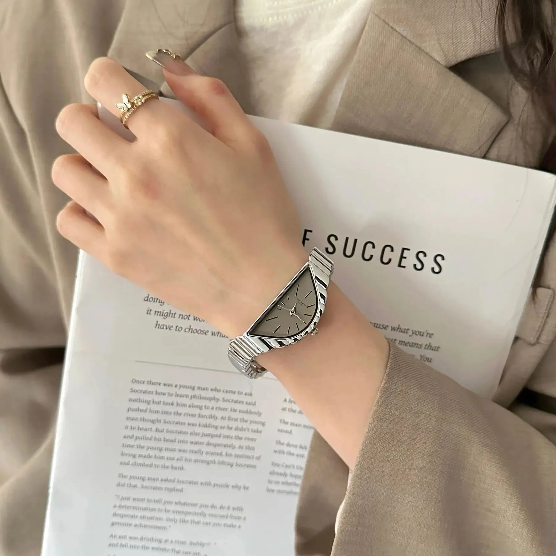 GEDI Vintage Irregular Triangle Woman Watches Fashion Luxury Waterproof Quartz Women's Wristwatch Perfect for Dress Outfits