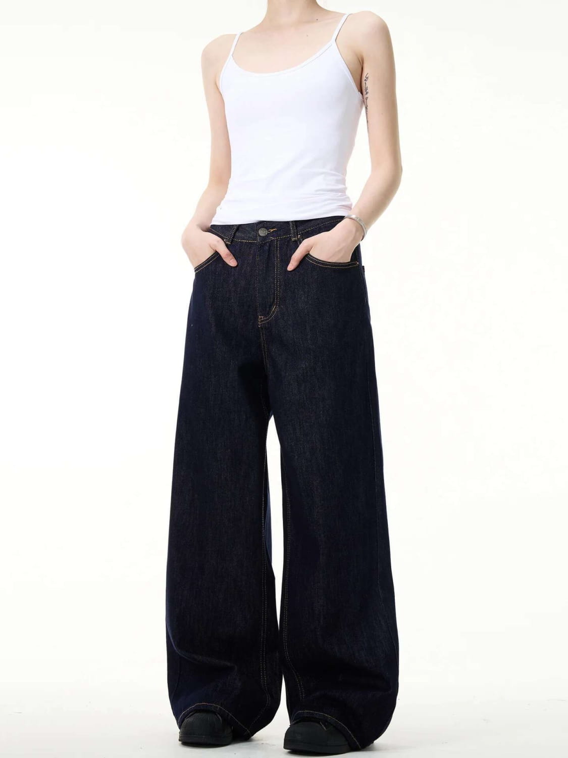 Iefb men black vintage wide leg jeans in dark indigo denim with a relaxed high rise fit.