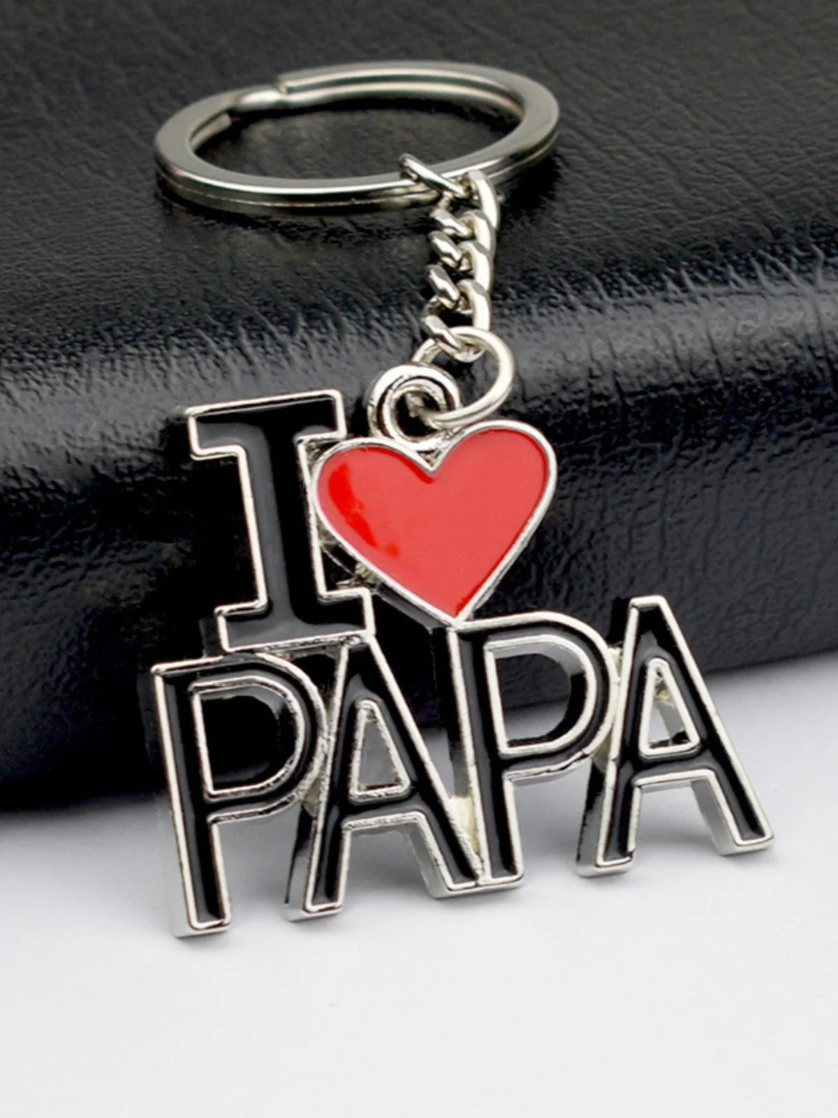 I Love Papa Mom Creative Metal Letter Keychain Father's Day Mother's Day Gift Giveaway