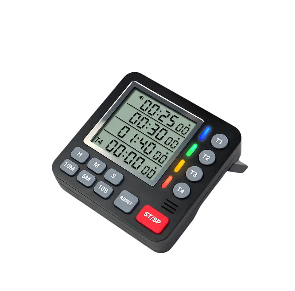 temporizador digital de cocina magnético de 4 canales en color negro, con pantalla rectangular que muestra múltiples ajustes de tiempo e indicadores LED de colores para cada función de temporizador.