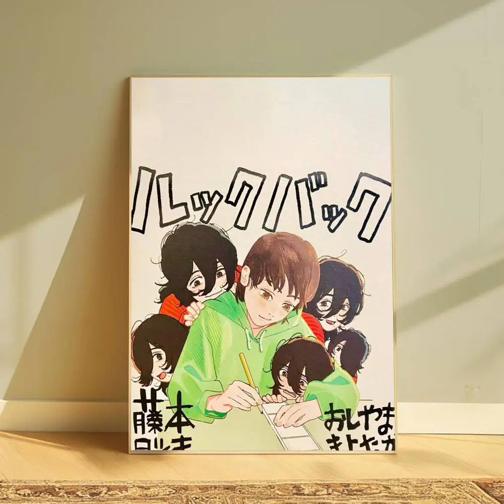 Póster anime con marco que presenta un personaje central con sudadera verde rodeado por varios otros personajes, con texto japonés negro intenso en la parte superior y la inferior, diseñado como arte mural gráfico moderno para la decoración de la sala de estar.