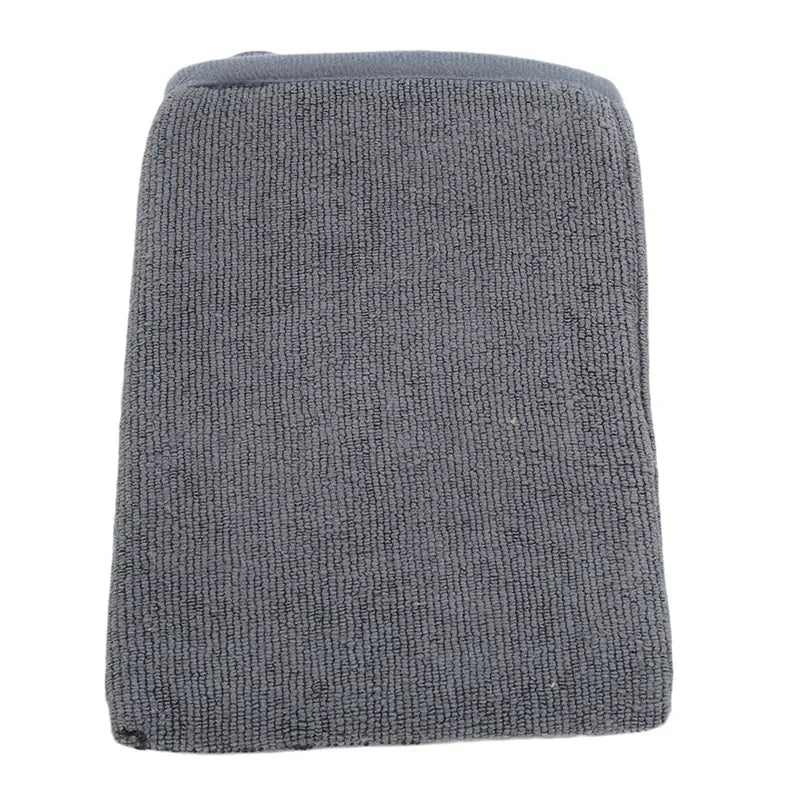 Toalla auto de microfibra con arcilla mágica para el detallado automotriz en color gris, con superficie texturizada con bucle para una limpieza y pulido eficientes del automóvil.