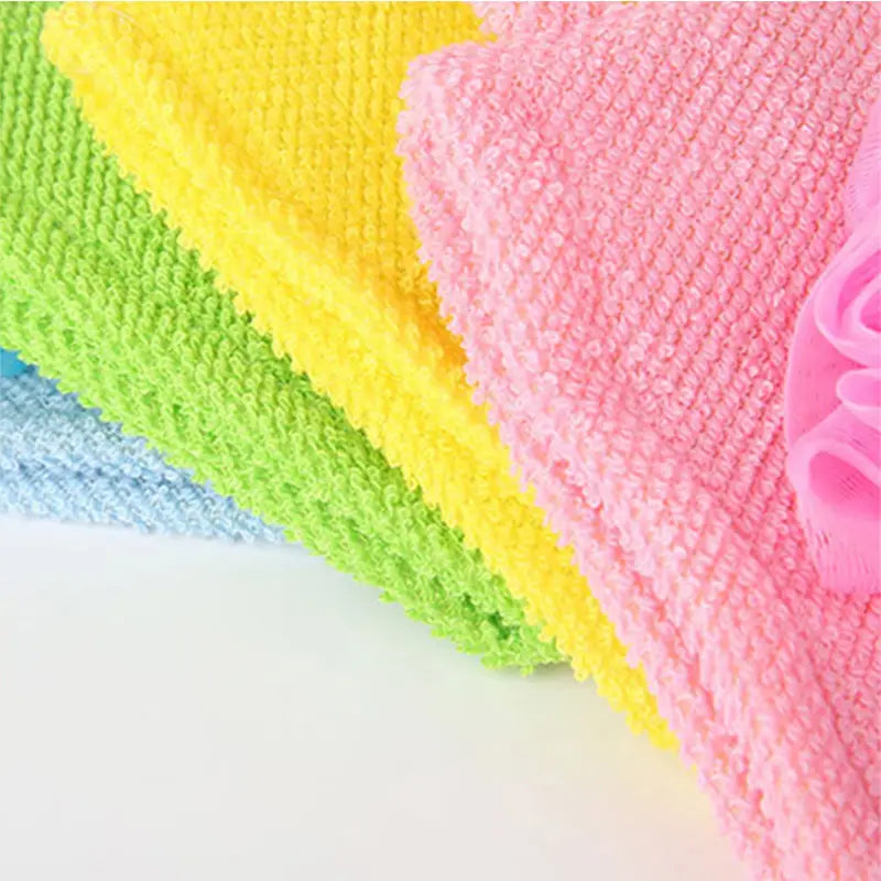 Leuchtend pinkfarbener Textil-Mikrofaser-Babyduschschwamm in Tierform mit dekorativem, gerafftem Rand für ein sanftes Bade-/Duschhandtuch.