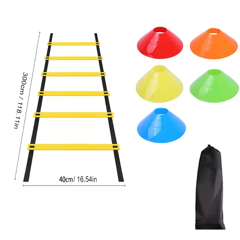 Gelbe und schwarze Agilitätsleiter mit sechs Sprossen, gemessen 30 cm Höhe und 40 cm Breite, ausgelegt für sportliches Agilitätstraining als Bestandteil eines Agilitätstrainingssets.