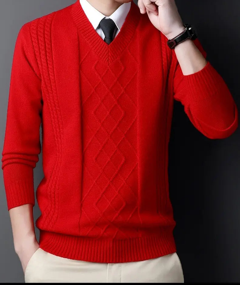 Herren-V-Ausschnitt-Strickpullover als lässiger Winterpullover in leuchtendem Rot mit Diamant- und Zopfmuster-Designs.