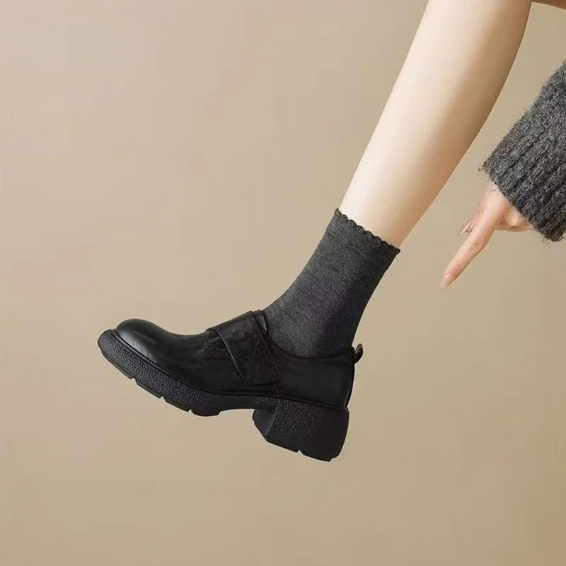 2026 New Women Leather Loafers Round Toe Buckle Flat Shoes Black Tonal Cushioned Non Slip Soft Sole Comfortable Daily Wear
