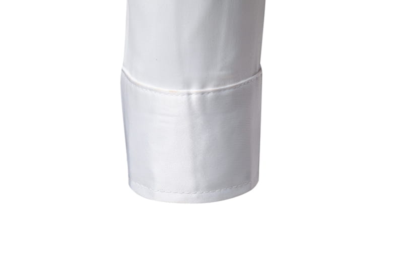 Herrenhemd mit goldfarbenem Besatz aus Satin – Manschette aus weißer Baumwolle mit sauberer Ziernähung und präzisem Finish