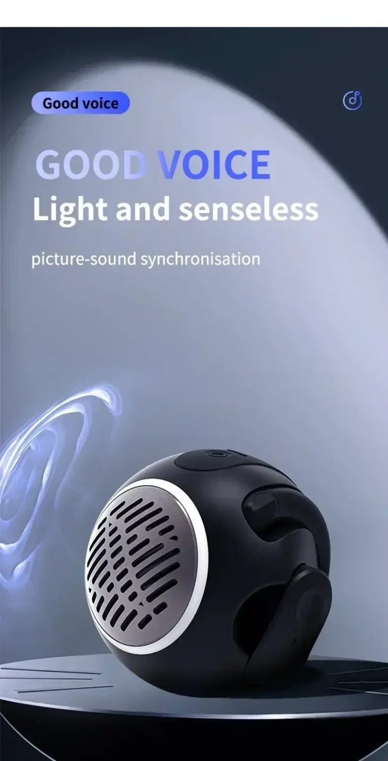 シルバーグリルを備え、洗練されたモダンなデザインのブラックの球形ワイヤレスイヤホン。充電ケースと内蔵マイクを搭載し、ワイヤレスヘッドホンとして使用できます。