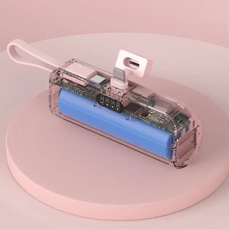 Banco de energía transparente con batería azul, puerto USB-C rosa y cerradura de combinación, diseñado para un uso de mini cargador portátil de carga rápida en net zh-cn