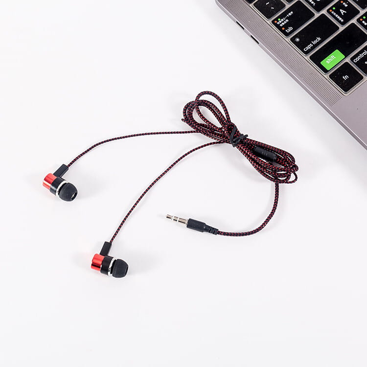 Verkabelte In-Ear-Kopfhörer mit Mikrofon 3,5 mm in Rot und Schwarz, mit geflochtenem Kabel für Langlebigkeit.