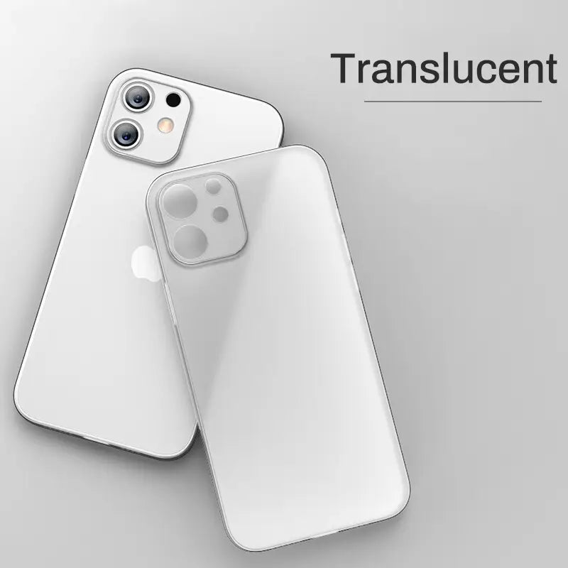 極薄マットのiPhoneケース（スリムカバー）。背面を示しており、下にある白いiPhoneが見える、なめらかな透明感のある仕上げです。