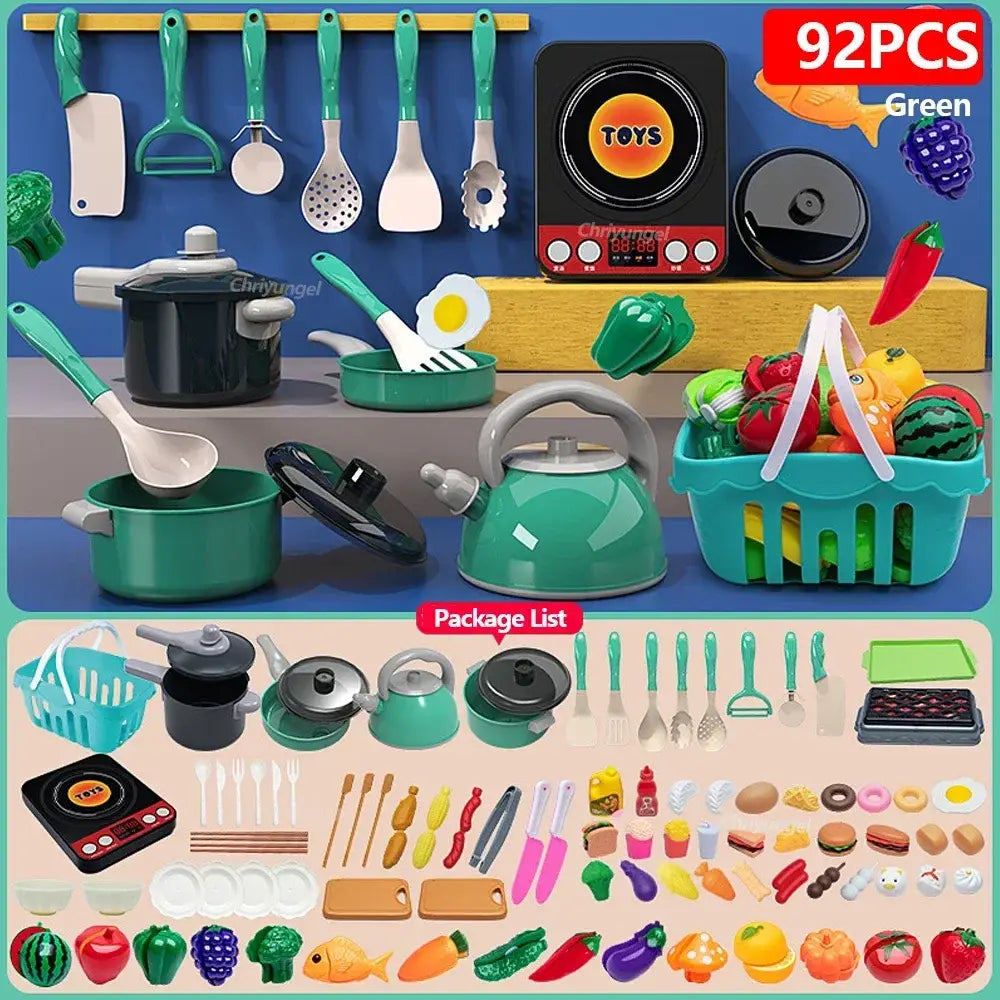 Set für das Rollenspiel in der Kinderküche aus grünem Kunststoff mit Küchenzubehör, schwarzen sowie silbernen Akzenten, mit Kochfeld, Töpfen, Pfannen, Utensilien und Lebensmitteln.