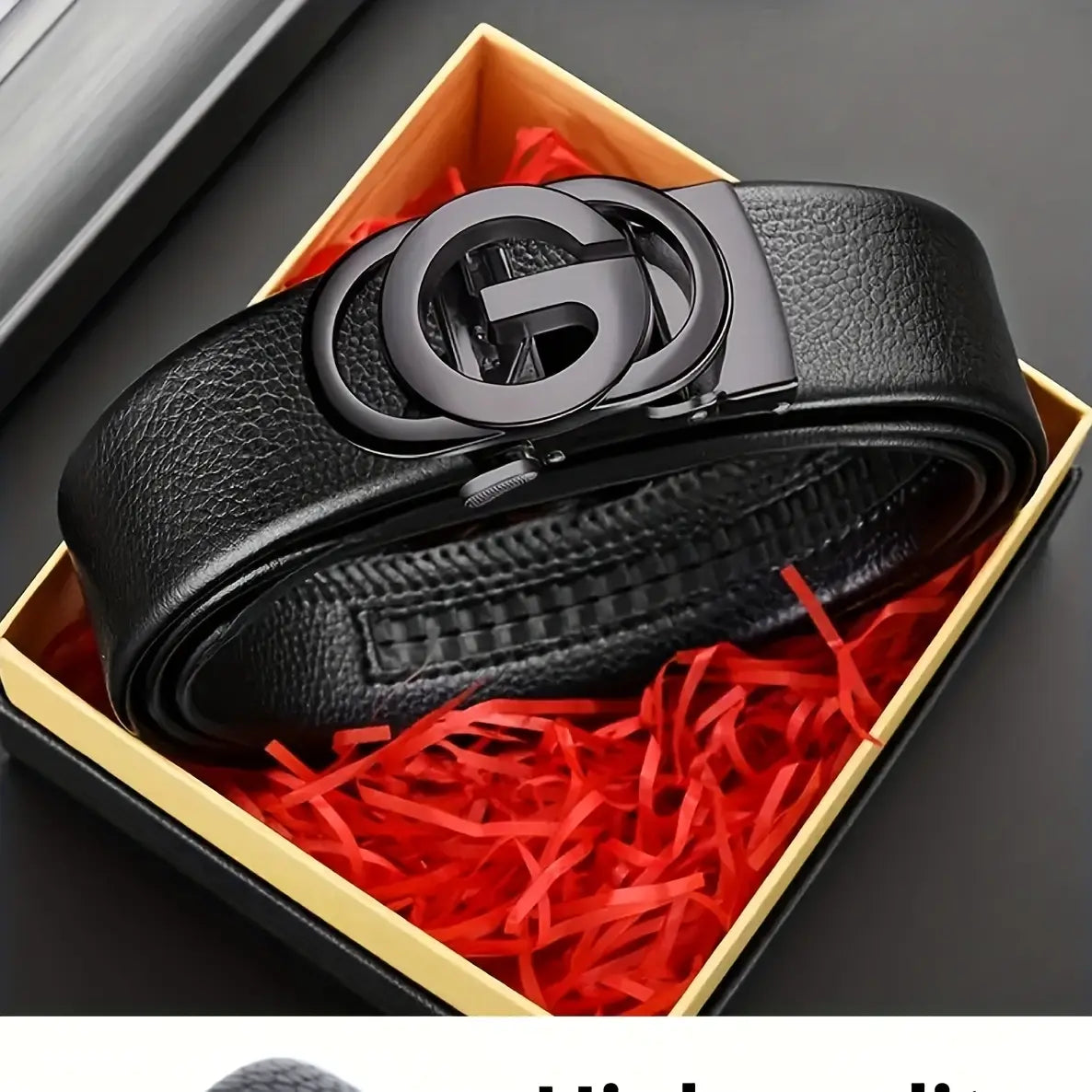 Men’s automatic buckle leather belt in black featuring a sleek matte-finished metal buckle with the iconic interlocking G logo.