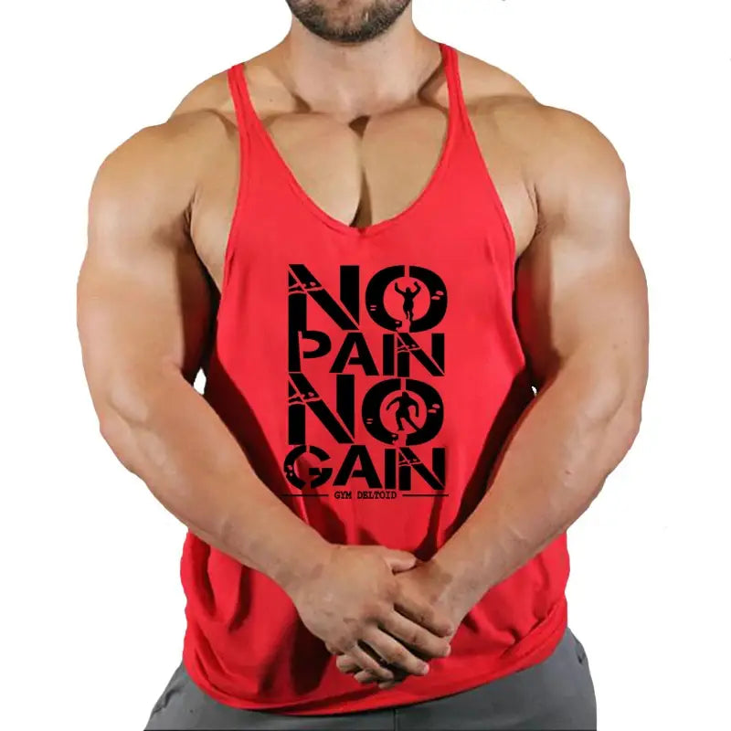 赤のクイックドライ生地を使用した男性用ジムタンクトップ。黒の「NO PAIN NO GAIN」グラフィックと、フィットネスのワークアウト用の下部小文字を備えています。