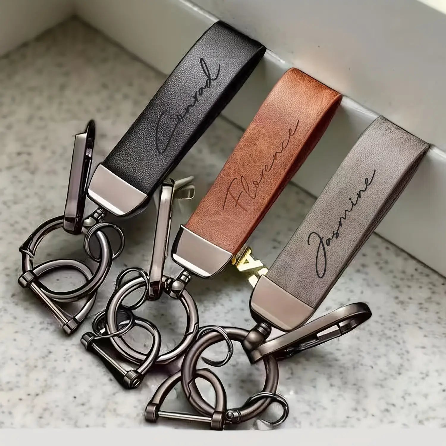 Custom Name Leather Keychain with Zinc Alloy, Personalized Text Key Tag,Ideal Gift for Him on Father's Day Valentine's Christmas