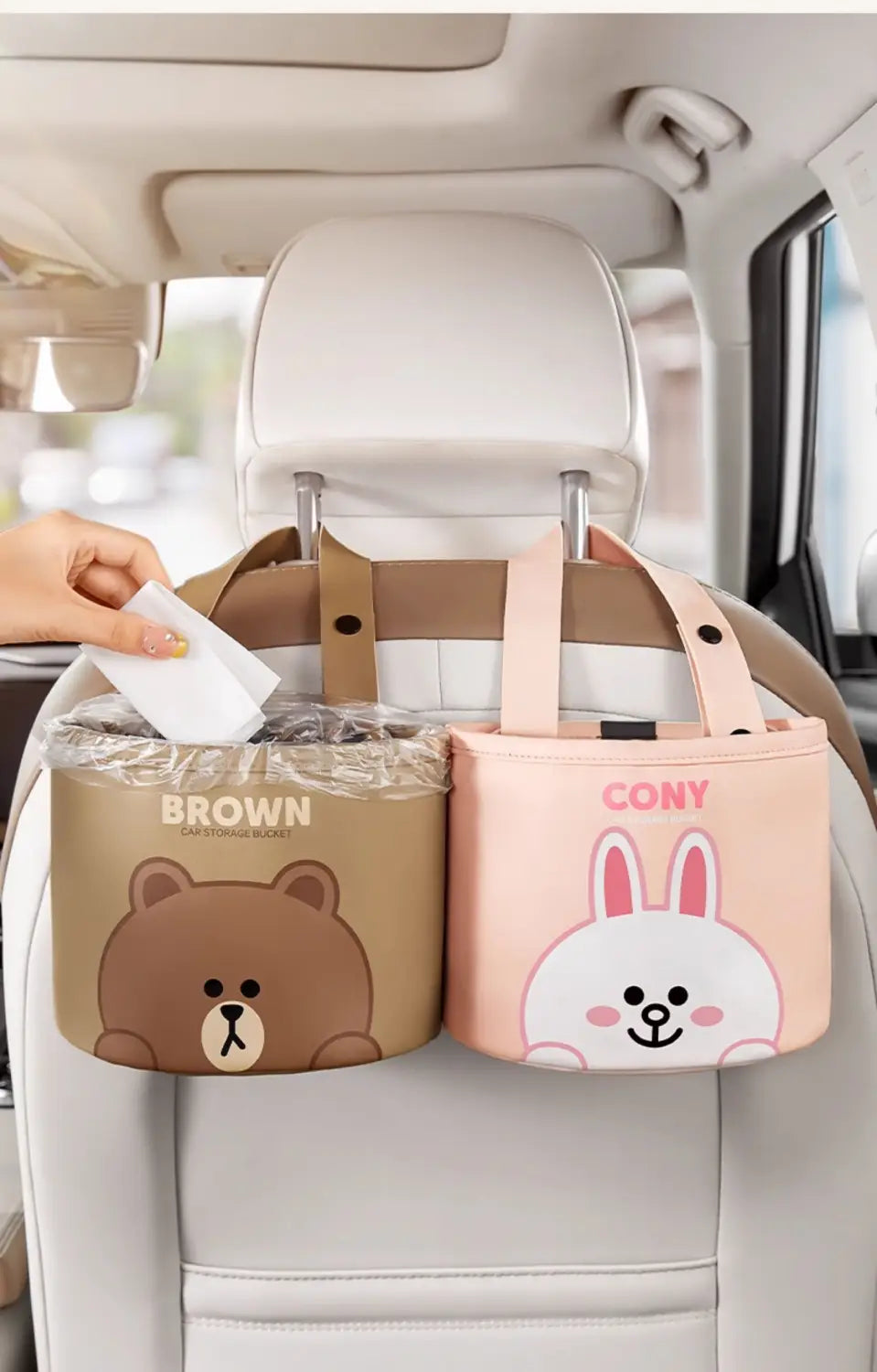 cajas de almacenamiento para coche temáticas de dibujos animados en tonos marrón y rosa, fabricadas en piel sintética, con diseños de personajes mostrados como organizador del asiento trasero, bolsa de piel sintética tipo osito de dibujos animados