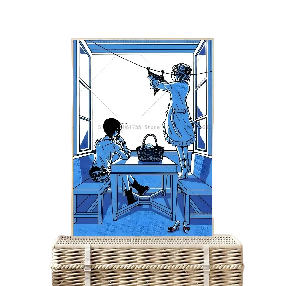 Impression artistique bleue illustrée de type classique animé Nana, représentant deux personnages devant une fenêtre avec du linge affiché au-dessus d’un panier en osier tressé, vue de face.