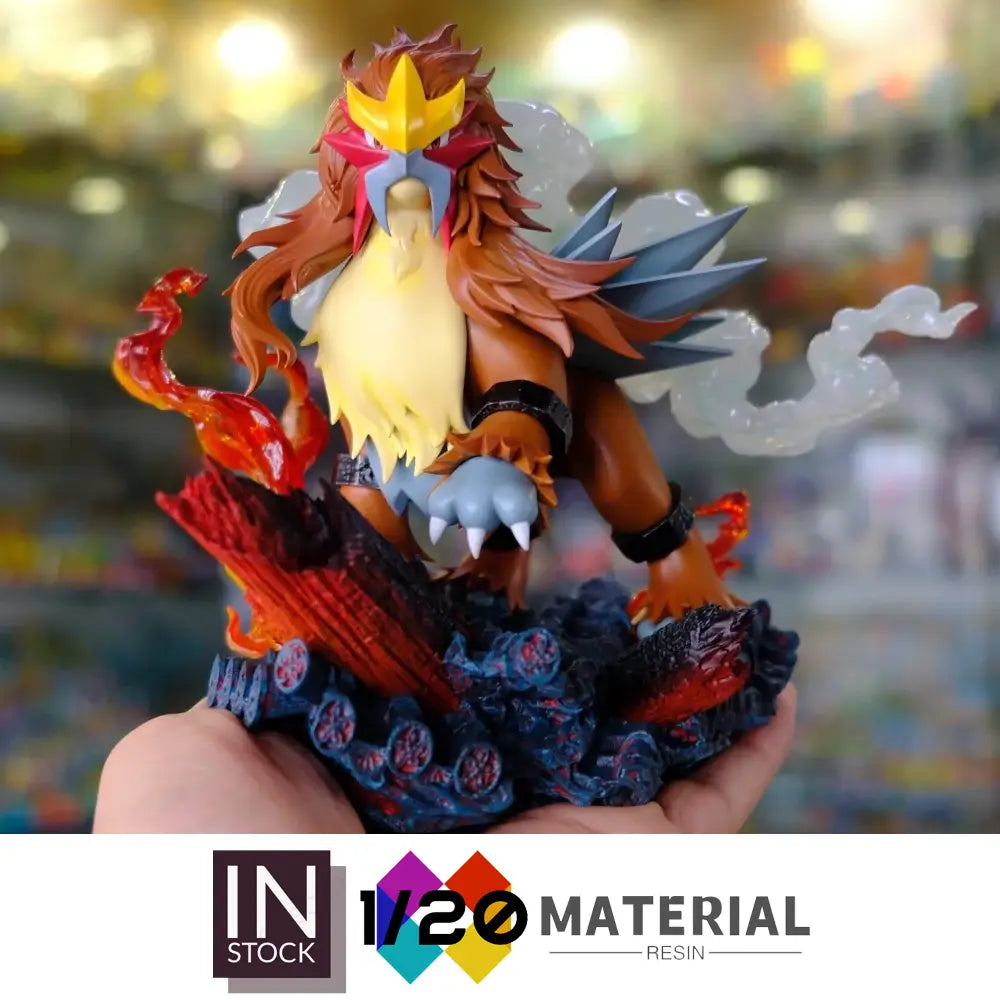 Estatua detallada de resina a escala 1/20 de Mega Blaziken, con pelaje vibrante naranja y marrón, una corona amarilla llamativa, apéndices tipo ala azules, llamas rojas ardientes en sus patas y una base original brillante y quemada de torre elaborada e intrincada, de la colección de Ciudad Paleta.