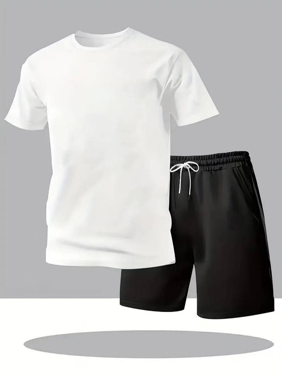 Ensemble de sport deux-pièces pour homme, d’été, comprenant un t-shirt en coton à manches courtes blanc associé à des shorts noirs à cordon de serrage, conçus pour un usage confortable en tenue de sport